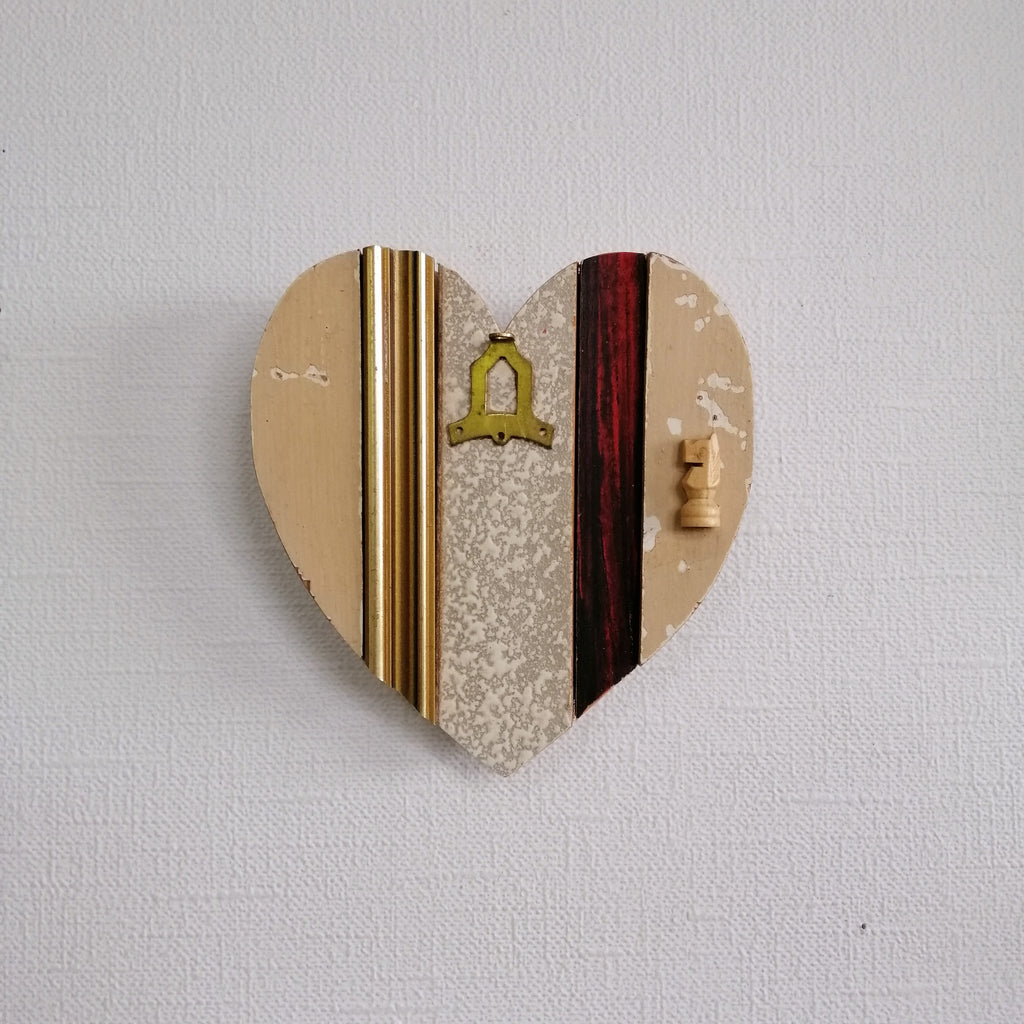 Weathered Heart-Crackle Gold - small