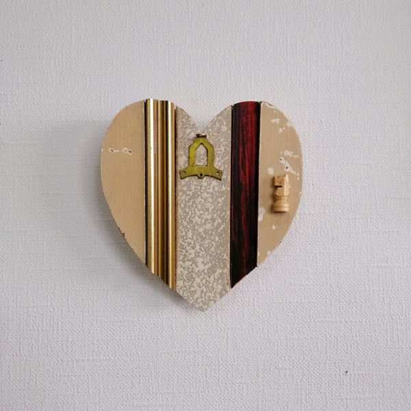 Weathered Heart-Crackle Gold - small