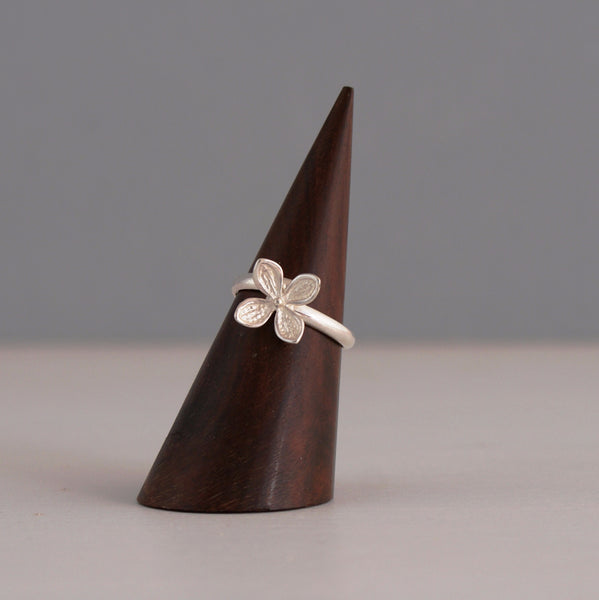 Frangipani ring