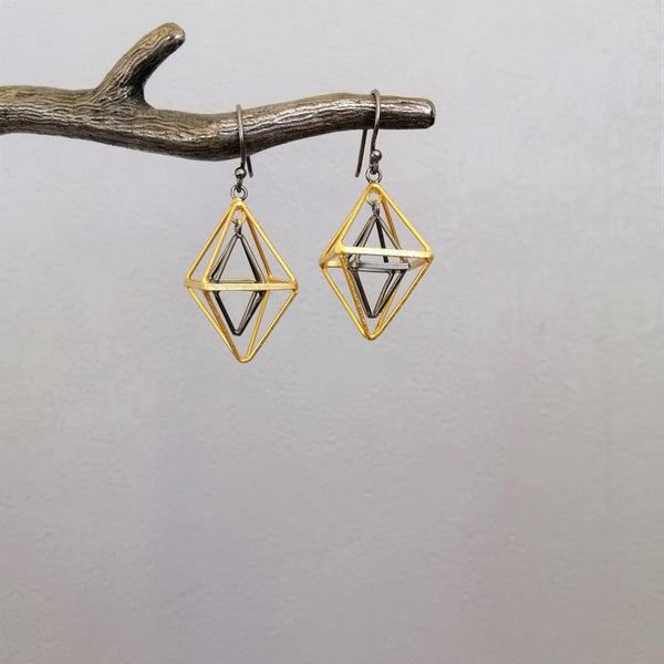 Tetrahedron black rhodium and gold earrings